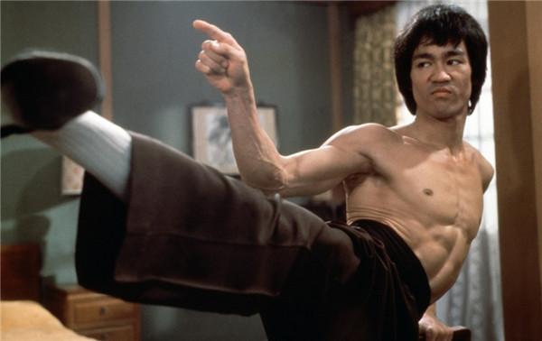 是李小龍回港后主演的第二部電影。