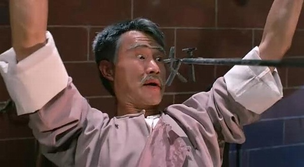 《僵尸先生》由許冠英、林正英、錢小豪主演，