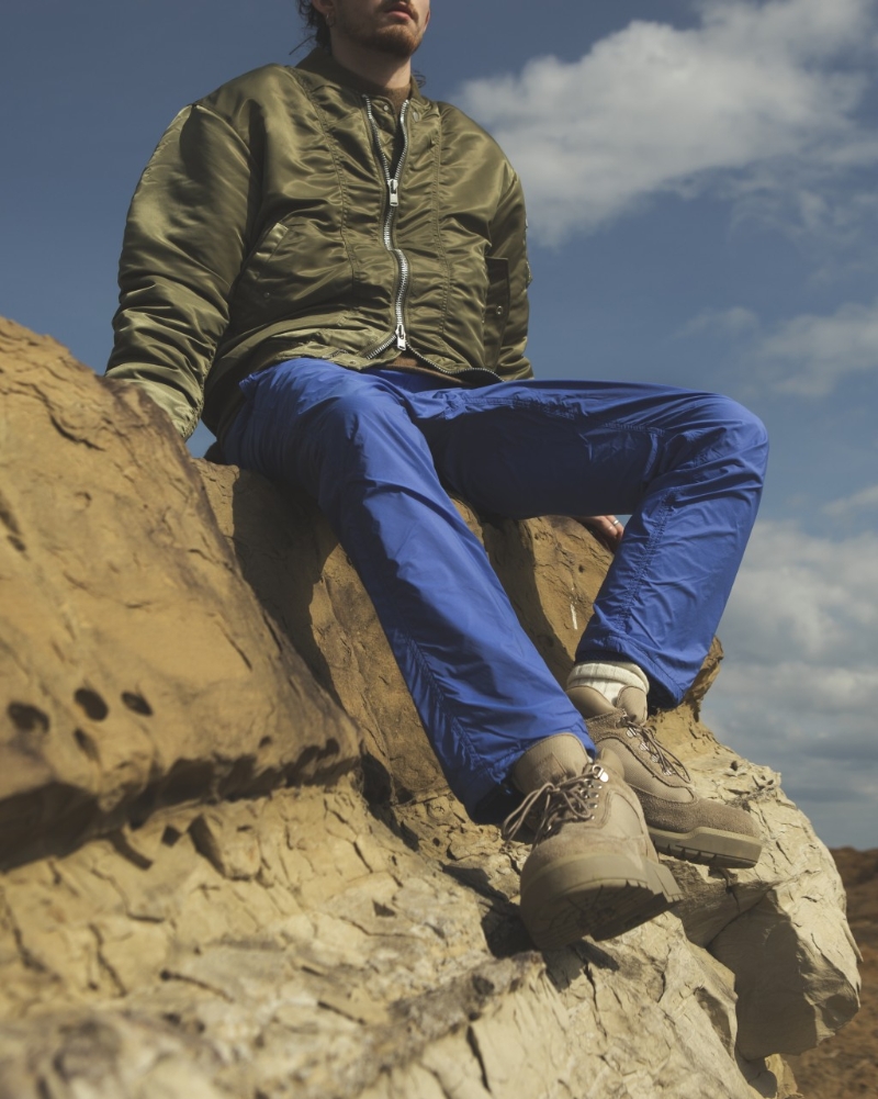 Timberland x Nonnative聯(lián)名Vibram GTX 6吋靴、$2,199，特色除了鞋面搭載透氣防水的Gore-Tex薄膜，鞋內(nèi)襯用PrimaLoft生態(tài)保暖棉填充，配搭防滑耐磨的Vibram橡膠大底。