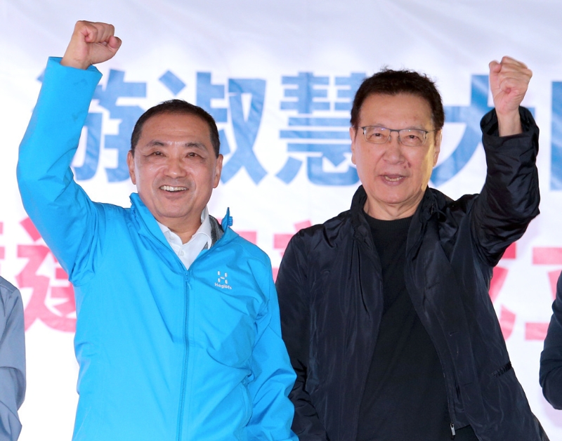 侯康配大約差6個(gè)百分點(diǎn)就能翻盤，郭正亮認(rèn)為，侯友宜要專攻特定政策選民搶票。