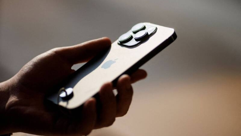 傳將重磅升級(jí)咪高峰，iPhone 16或成蘋果首款A(yù)I手機(jī)。 路透社