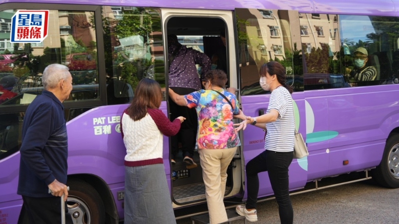 東華三院王澤森長者地區(qū)中心安排便利措施讓長者投票。