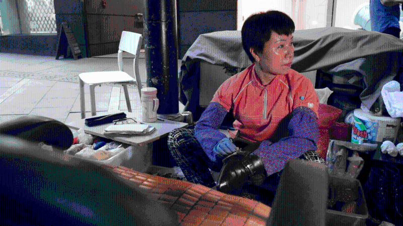 中環(huán)戲院里擦鞋匠珍姐