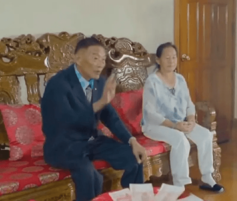 白所成和妻子李小所。