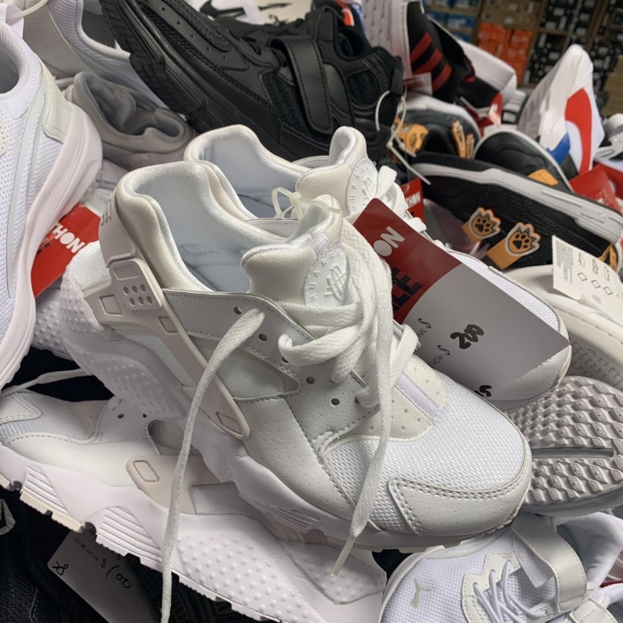 運(yùn)動休閑鞋大減價