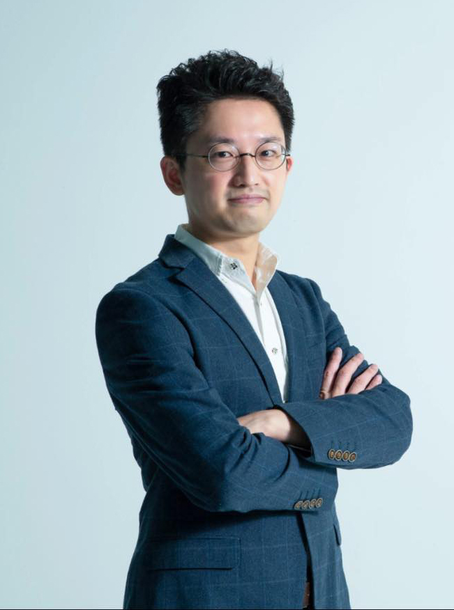 獨(dú)立股評人晉佳認(rèn)為，明年港股仍然打守勢波，若想趁低部署高息股，較適宜從現(xiàn)金流、防守性及派息穩(wěn)定方面作考慮，當(dāng)中應(yīng)以三大電訊股及公路股秤先。