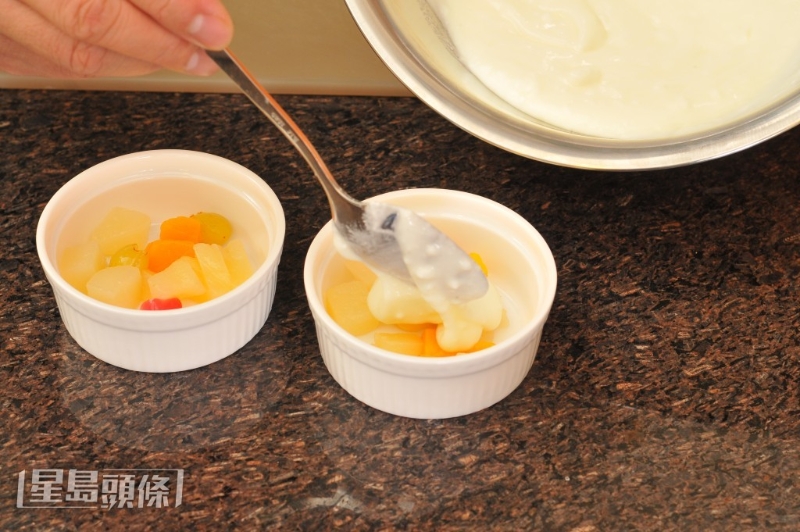 焦糖奶酪布甸簡易食譜。