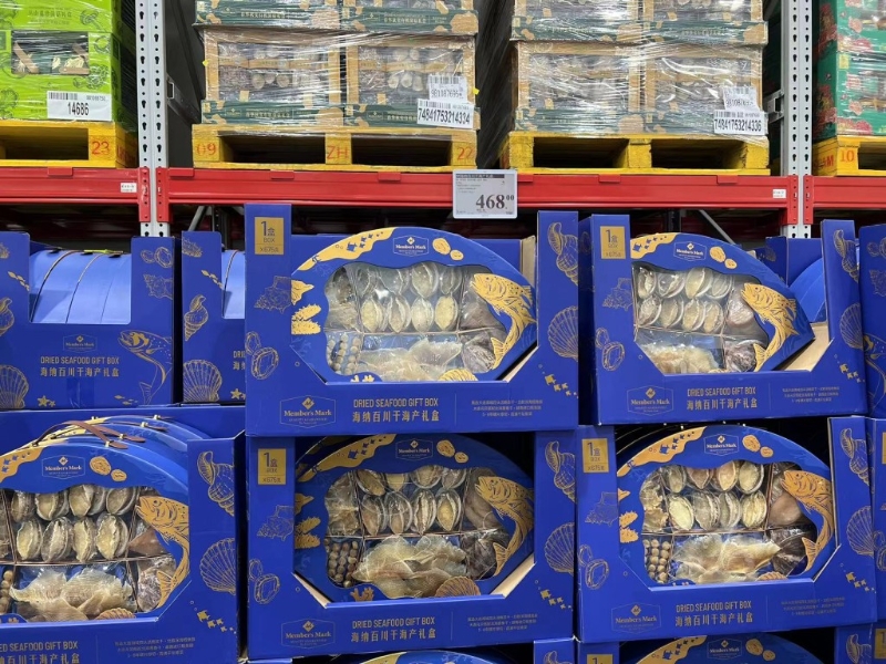 罐頭鮑魚及海味亦是港人的掃貨目標(biāo)。