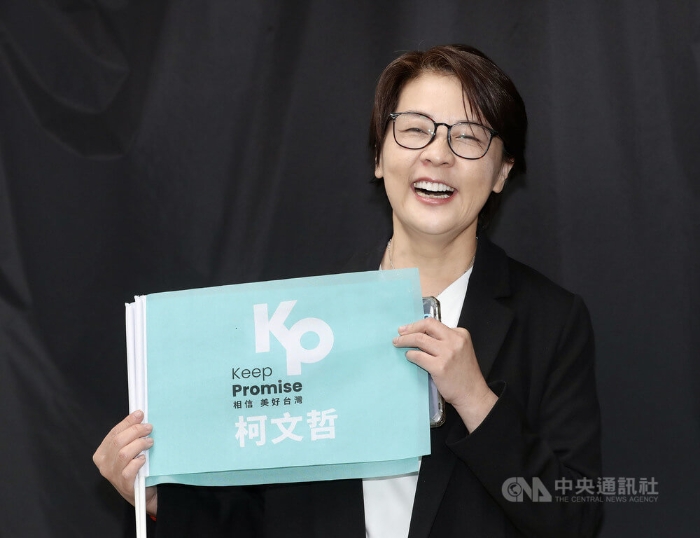 黃珊珊專業(yè)及形象俱佳，曾受到不同政黨主席的期望。