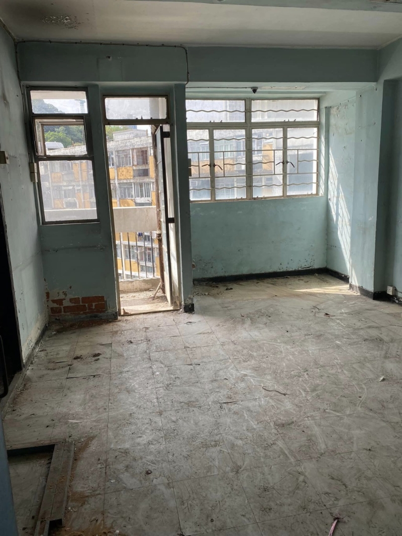 客廳清理后。 （窮游廢墟圖片）