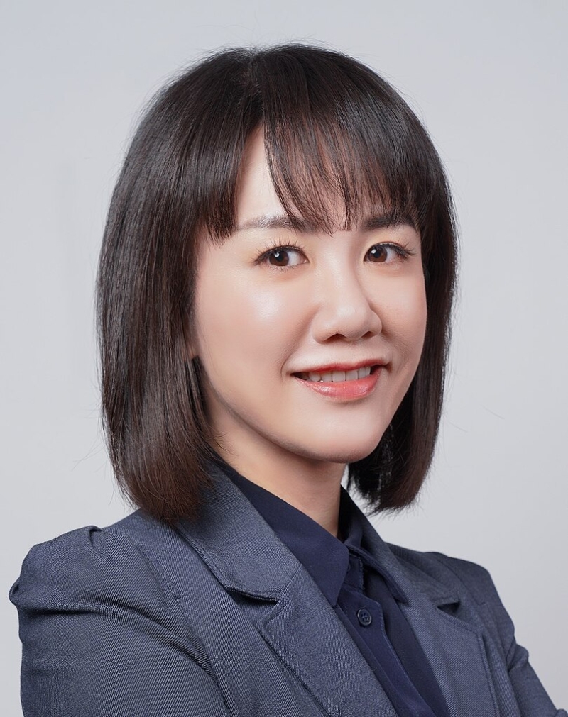 彰化國民黨現(xiàn)任“立委”謝衣鳳(左)對陣吳音寧(右) 彰化國民黨現(xiàn)任“立委”謝衣鳳(左)對陣吳音寧(右)