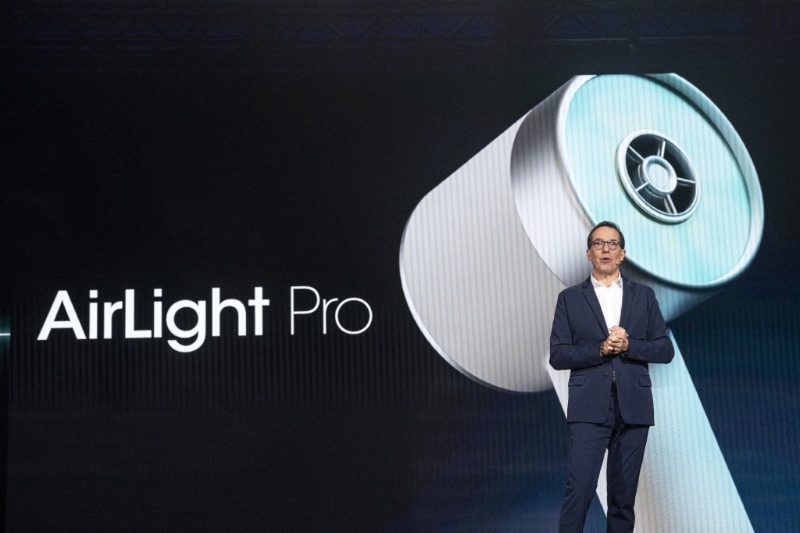 L'Oréal研究、創(chuàng)新及技術(shù)副總裁Barbara Lavernos表示，AirLight Pro已經(jīng)申請(qǐng)超過(guò)150項(xiàng)專利，強(qiáng)調(diào)在吹整發(fā)型的同時(shí)，不僅能呵護(hù)秀發(fā)，更可守護(hù)環(huán)境永續(xù)。