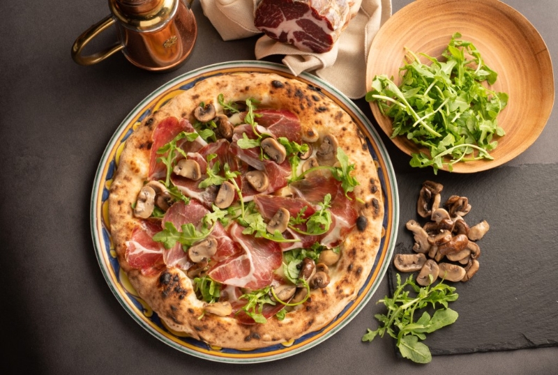 10 Little Napoli薄餅店——適合冬天品嘗的Boschiva，主打上乘巴馬黑毛豬頸肉Coppa。