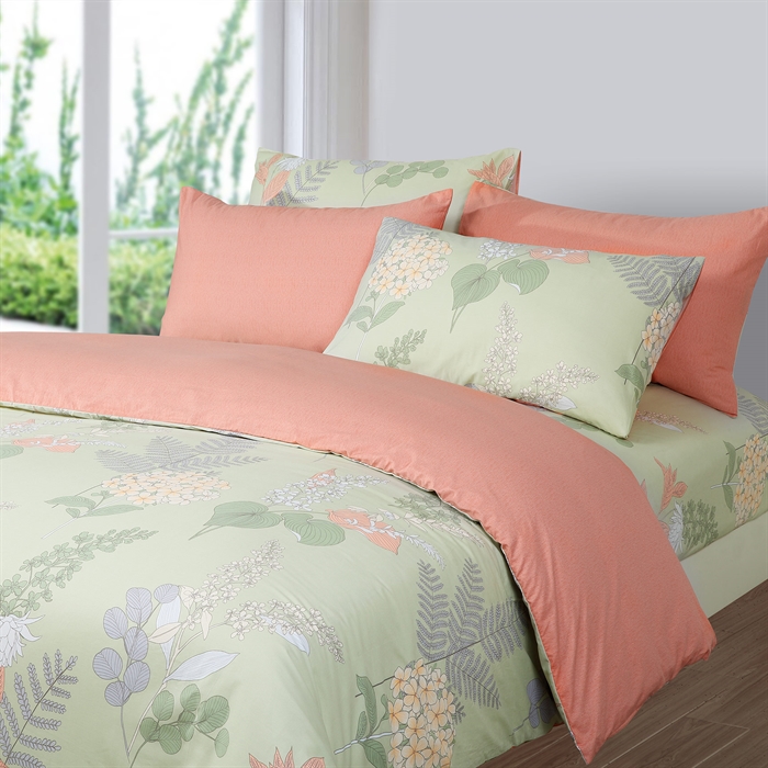 100%純棉印花780針系列床笠連枕套原價$499至$729、現(xiàn)售$179至$279C。