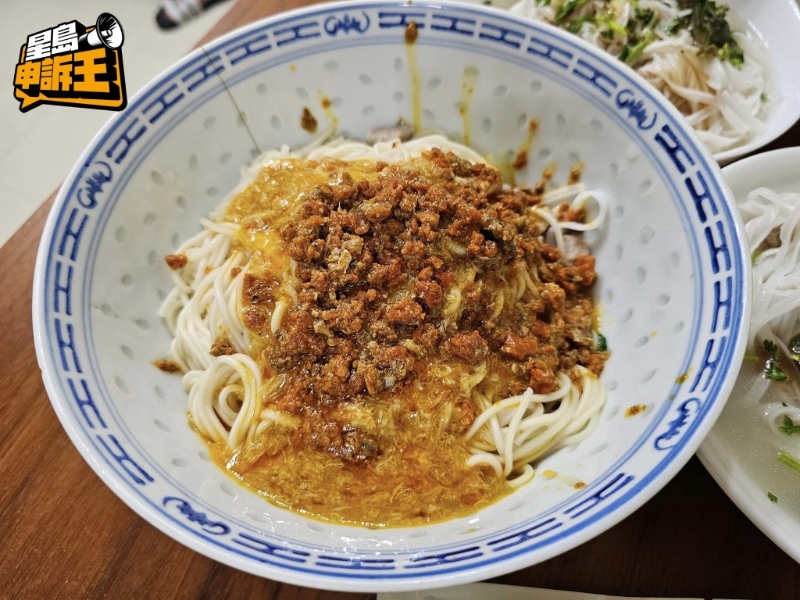 結(jié)果Mandy食用時(shí)發(fā)現(xiàn)，山姆的蟹黃面面和蟹黃的份量都非常少，而且一盒要價(jià)近150港元，內(nèi)有3包面，即1包要價(jià)近50港元，但進(jìn)食時(shí)覺得碗面淡而無味。 （受訪者提供圖片）