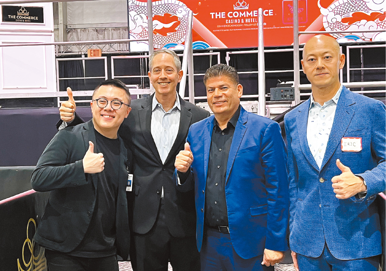 從左到右分別是賭場發(fā)展經(jīng)理Jeffrey Lui，賓客體驗總裁Spencer Villasenor，Commerce市長Hugo A. Argumedo，Panana活動總裁Eric Luan。陳倍樂攝