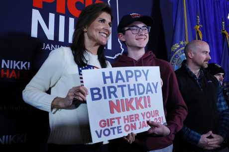 黑莉周六出席新罕布什爾州一場拉票活動。