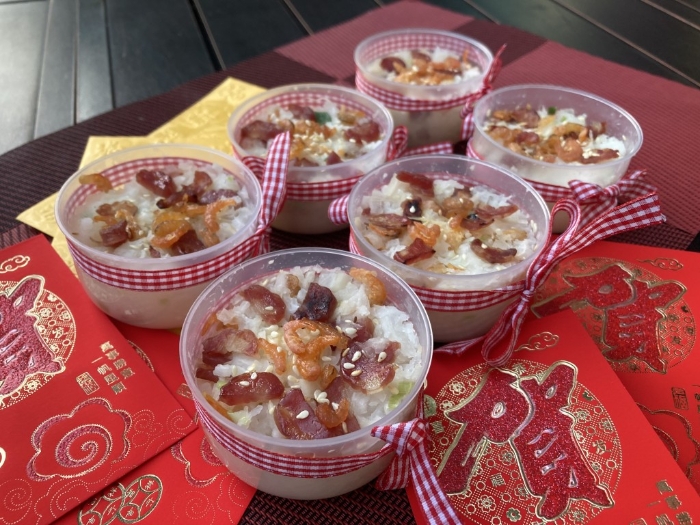 杯仔蘿卜糕小巧精致，但用料 卻毫不馬虎，而 且選料健康適合 家中老幼。