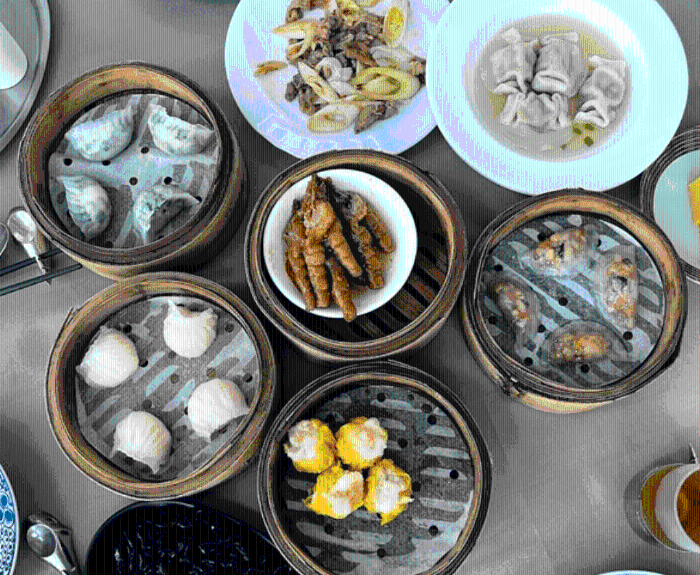 南海一號位于尖沙咀iSQUARE國際廣場30-31樓，窗邊位置可以眺望180度無敵大海景，點心放題共分為兩個時段。