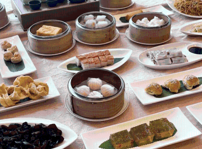 君綽軒位于港島海逸君綽酒店5樓，其中式點心多年來獲獎無數(shù)，今年再度推出150分鐘點心放題。