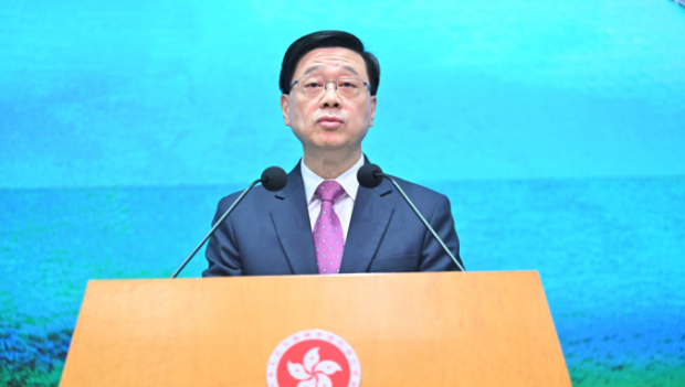 李家超：年三十至年初四，深圳灣口岸會(huì)24小時(shí)通關(guān)，通宵服務(wù)