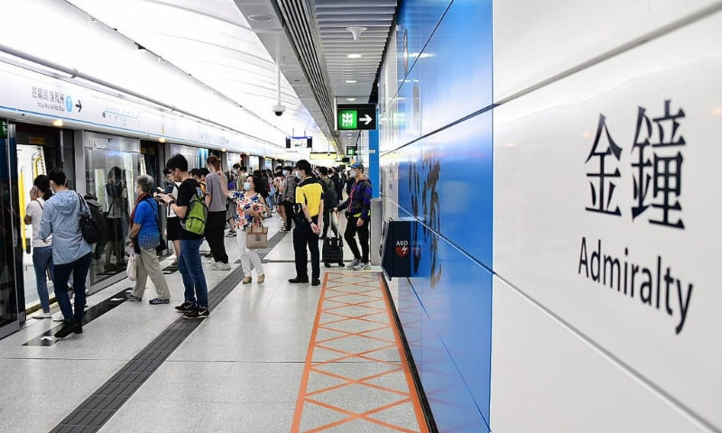 東鐵線年三十及初二晚由金鐘往羅湖的尾班車，將于零晨0時56分開出。 資料圖片