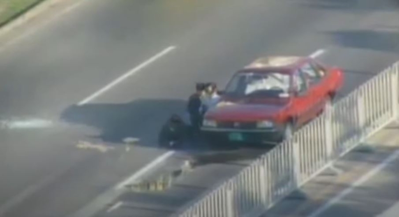 建國門槍擊案造成數(shù)十人傷亡。 網(wǎng)絡(luò)圖片3