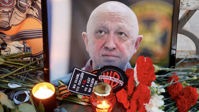 曾與普京關(guān)系密切的傭兵首腦普里戈任在倒戈兩個(gè)月后空難身亡，震驚全球。路透社