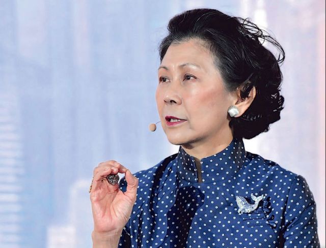 維港投資（Horizons Ventures）聯(lián)合創(chuàng)始人周凱旋（Solina Chau）以23億美元身家，首度登上福布斯富豪榜，排名第35。