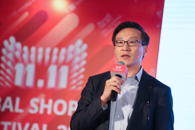 阿里巴巴主席蔡崇信，身家85億美元，排名第9。