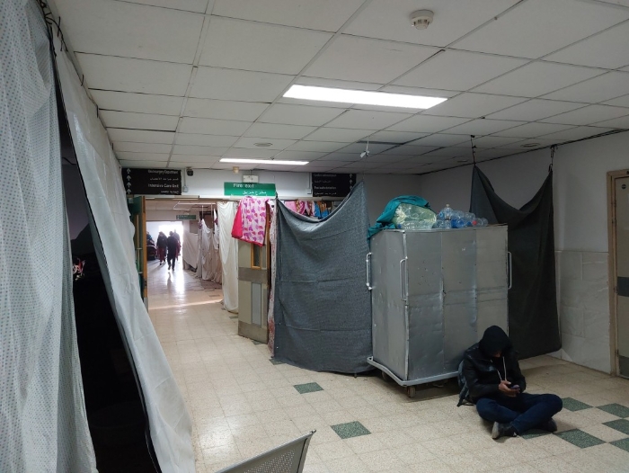 加沙地帶現(xiàn)時(shí)只有不足三成醫(yī)院能正常運(yùn)作，圖為當(dāng)?shù)蒯t(yī)院的環(huán)境。