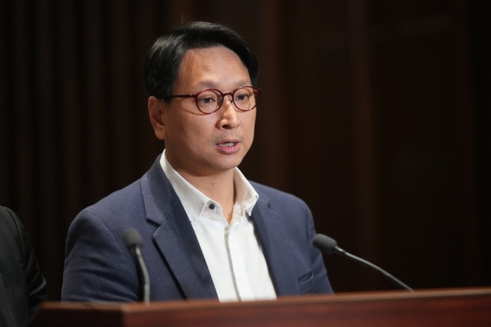 工聯(lián)會(huì)鄧家彪表示，政府可考慮增加稅后營(yíng)利超過一億的企業(yè)的利得稅。