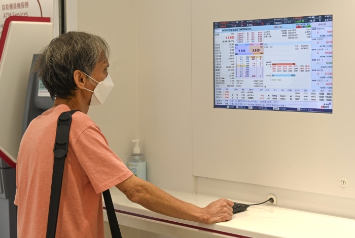 議員亦認(rèn)為應(yīng)寛減股巿印花稅。