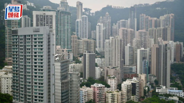 市民關(guān)注財政預(yù)算是否會宣布對樓市“撤辣”。