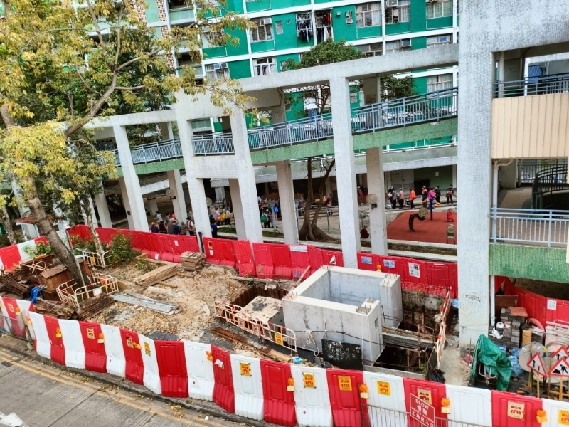 2項升降機(jī)工程（工程編號SSP01及SSP02）包括在大坑?xùn)|邨及南山邨興建升降機(jī)塔。