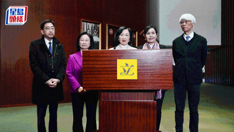 葉劉淑儀帶同行會(huì)成員見(jiàn)傳媒