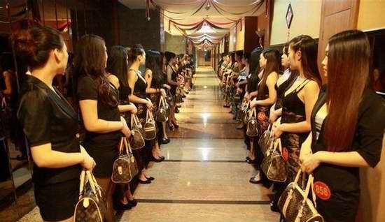 “天上人間”美女如云