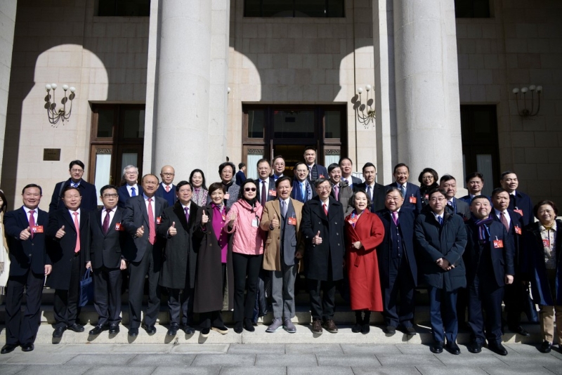 政協(xié)見領導人后離開會場。