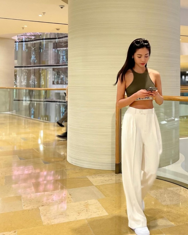 伍樂怡昨日(11日)在社交網(wǎng)分享新照片 伍樂怡昨日(11日)在社交網(wǎng)分享新照片