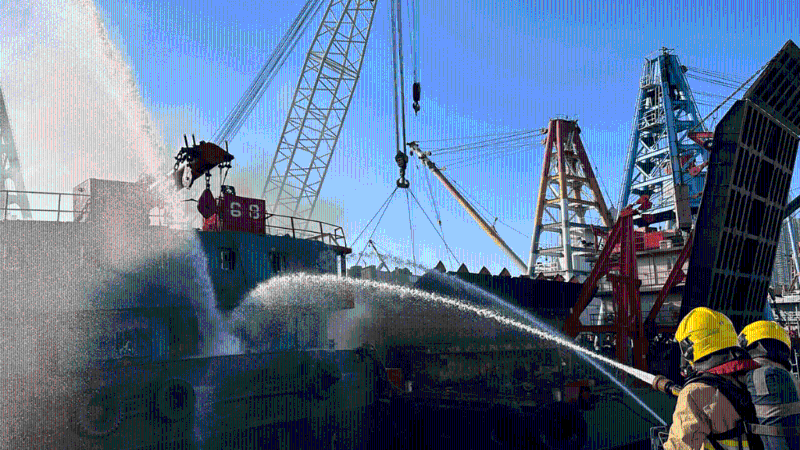 拖船起火 拖船起火