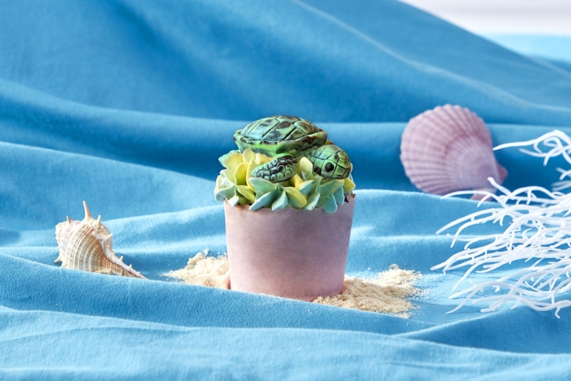 限定美食與紀(jì)念品。