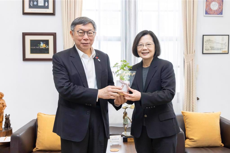 民眾黨主席柯文哲14日應蔡英文邀請，進行重大議題的對話