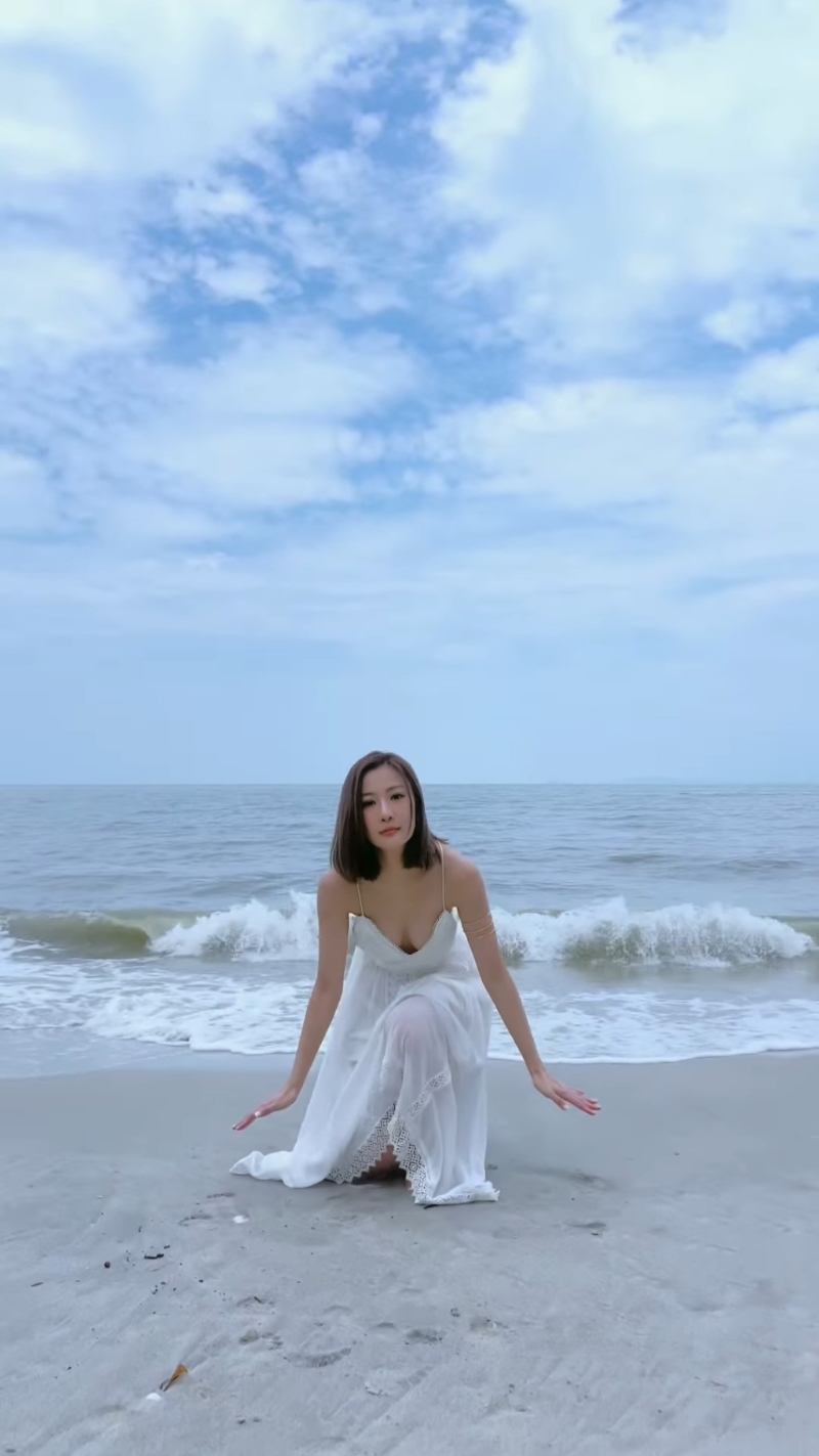 朱智賢1秒變裝。