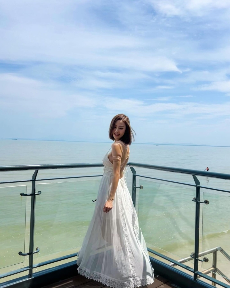 朱智賢真空上陣，見(jiàn)到條裙離曬罩。