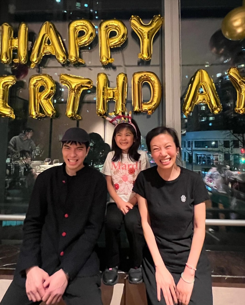 賈靜雯笑指蕭敬騰與小女兒波妞才像一家人。