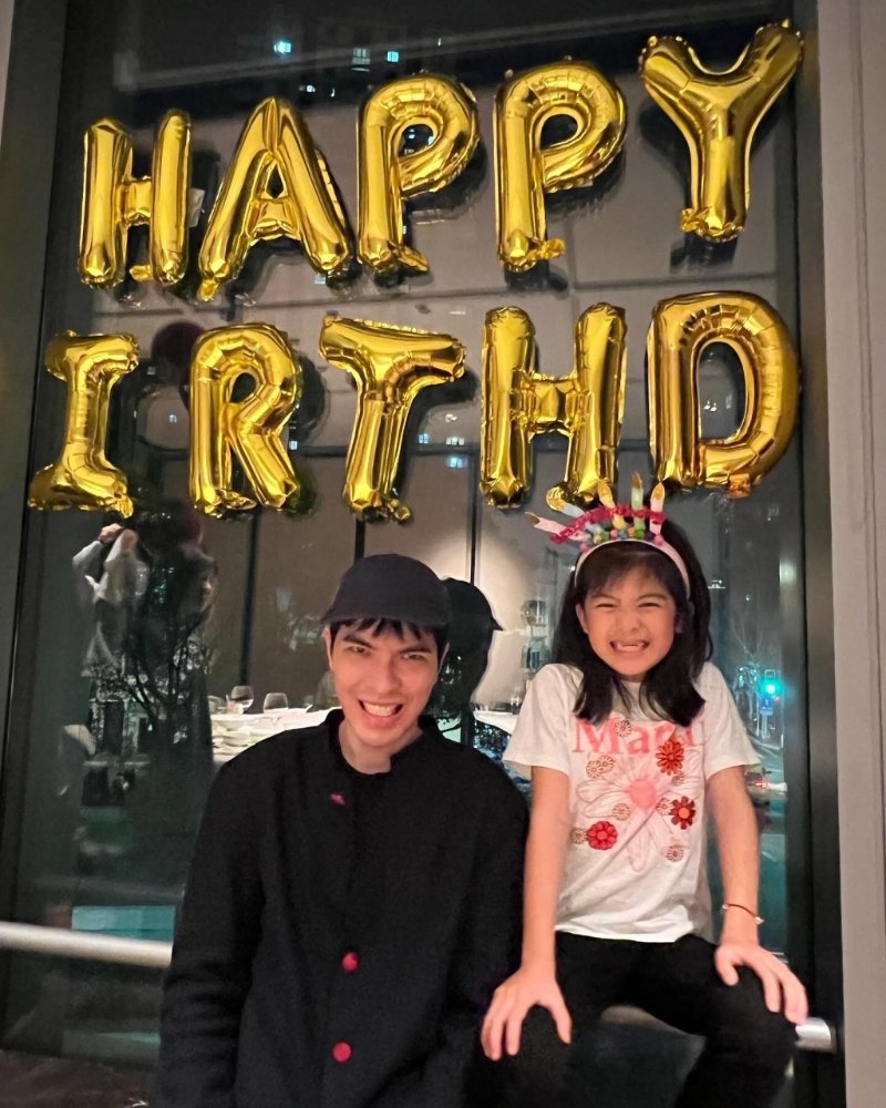 蕭敬騰與波妞表情一致。