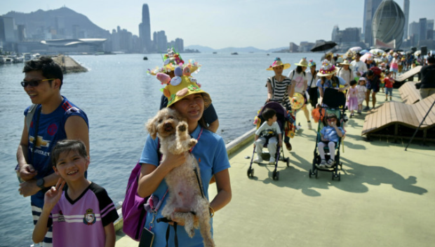 維港海濱帽子巡游提早慶祝復(fù)活節(jié) 維港海濱帽子巡游提早慶祝復(fù)活節(jié)