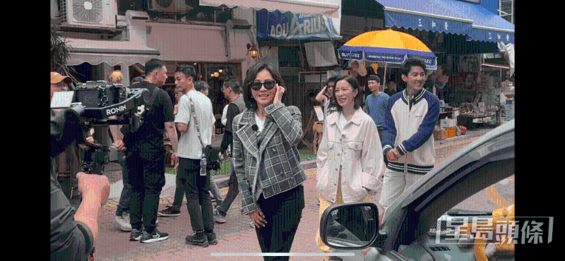 嘉玲姐偶遇舊相識(shí)后好開心