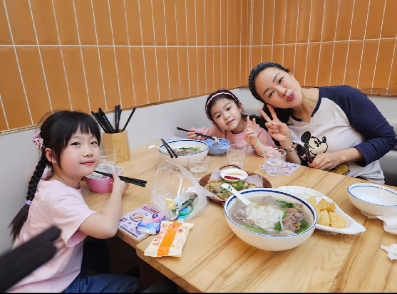 李漫芬經(jīng)羅湖北上紀(jì)錄恐怖人潮11 李漫芬經(jīng)羅湖北上紀(jì)錄恐怖人潮11