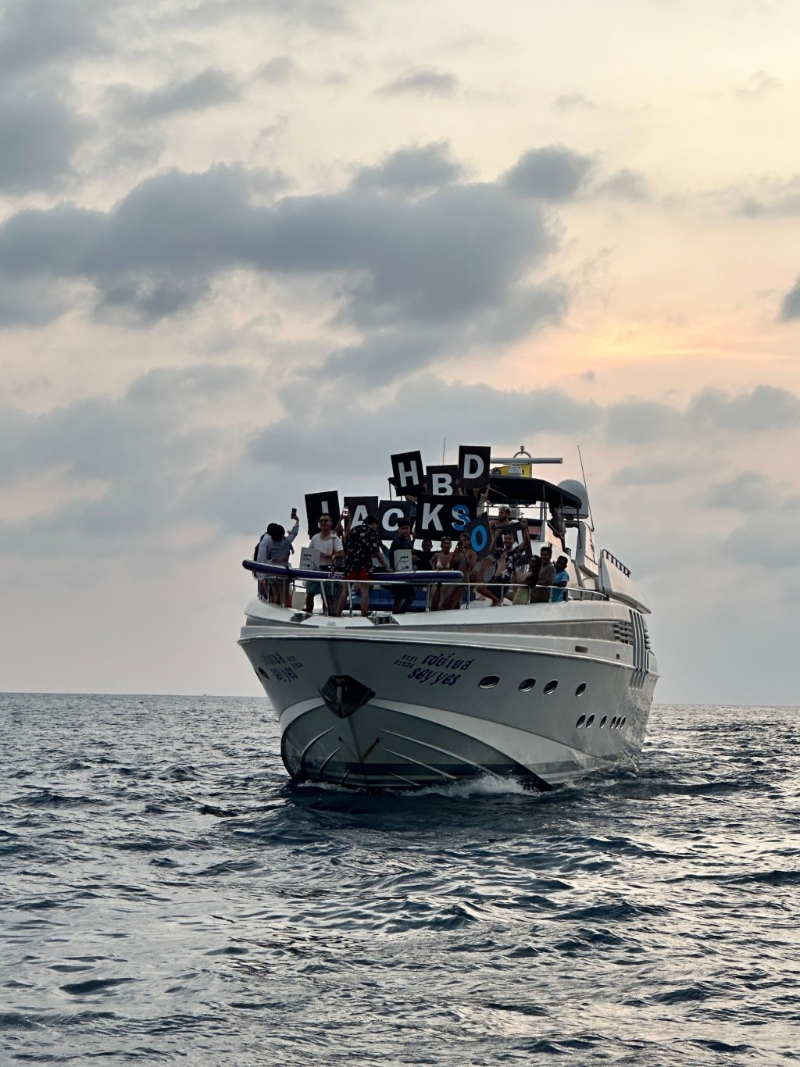 林峯老婆獨自去布吉狂歡？6